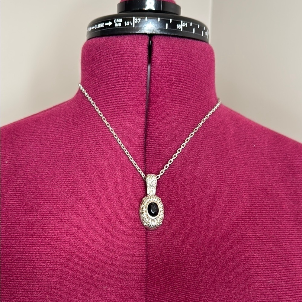 Elegant Silver and black Pendant Necklace